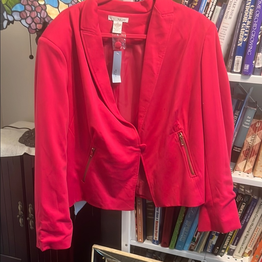 WD.NY Red Blazer with Ruched Waist and V-Neckline